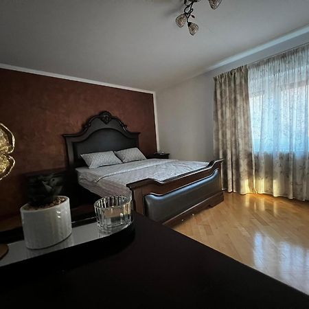 Guest House R & N Миеркуреа Сибиулу Екстериор снимка