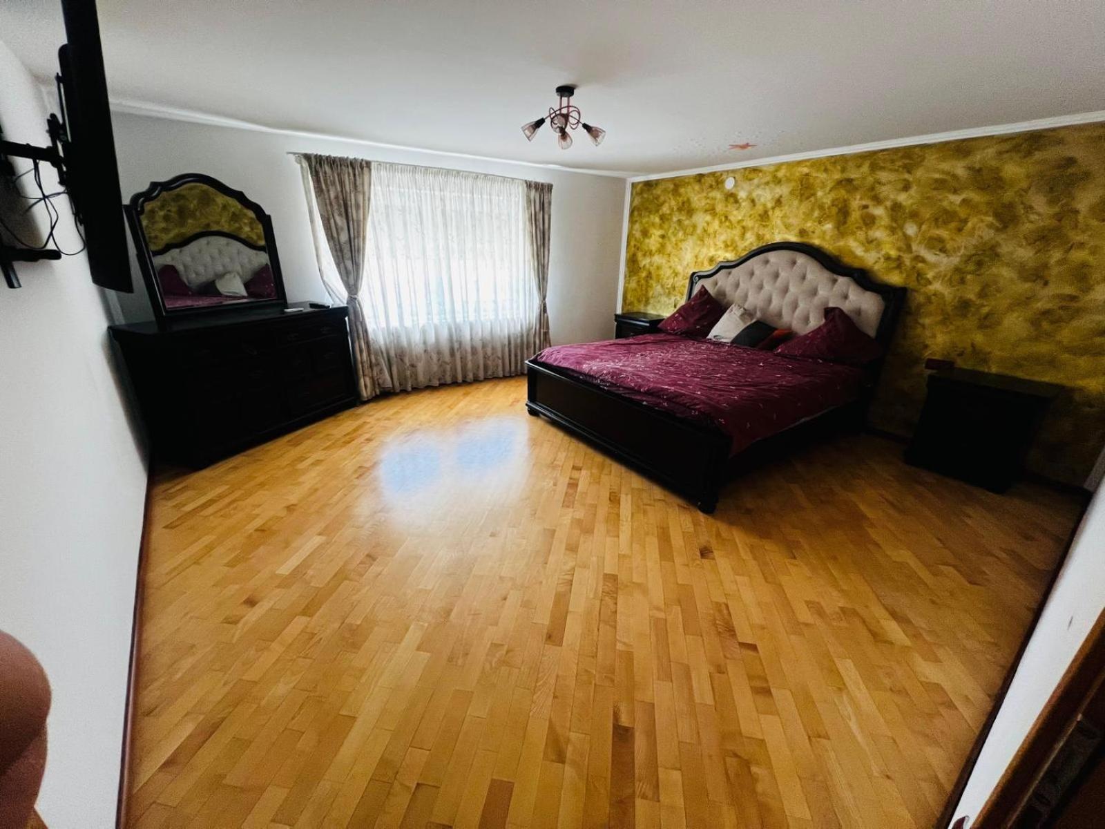 Guest House R & N Миеркуреа Сибиулу Екстериор снимка